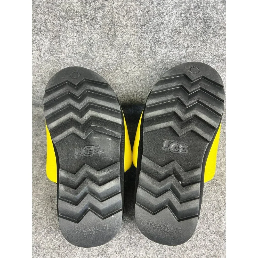UGG Women's Graphic Maxi‎ Slide Women's 6 in Canary/Black Sandals